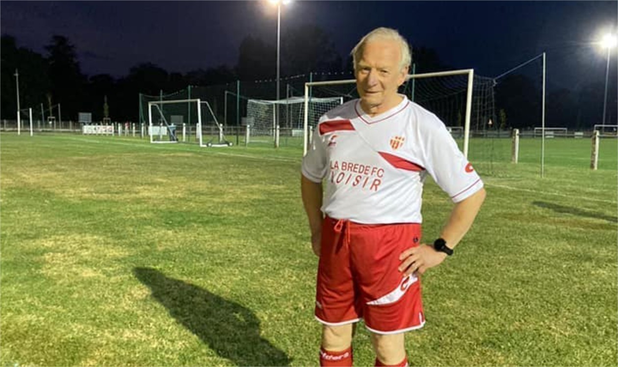 A 74 ans, il vient de prendre sa... 60e licence dans le même club