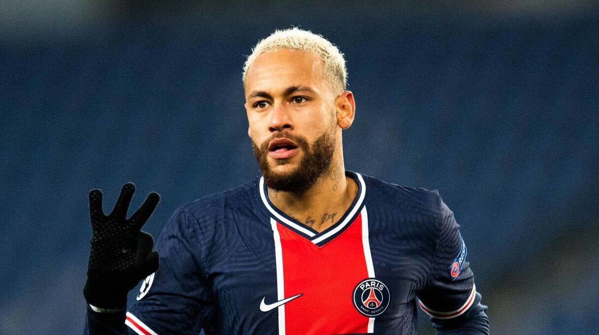 Neymar : le joueur du PSG va porter des crampons Fortnite de feu contre Manchester City !