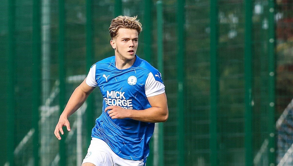 Bobby Copping : il prend sa retraite à 19 ans après un ballon de la tête