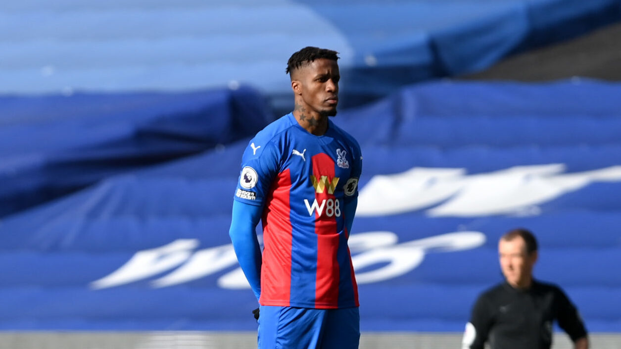 Premier League : quand un joueur refuse de s&#039;agenouiller pour lutter contre le racisme