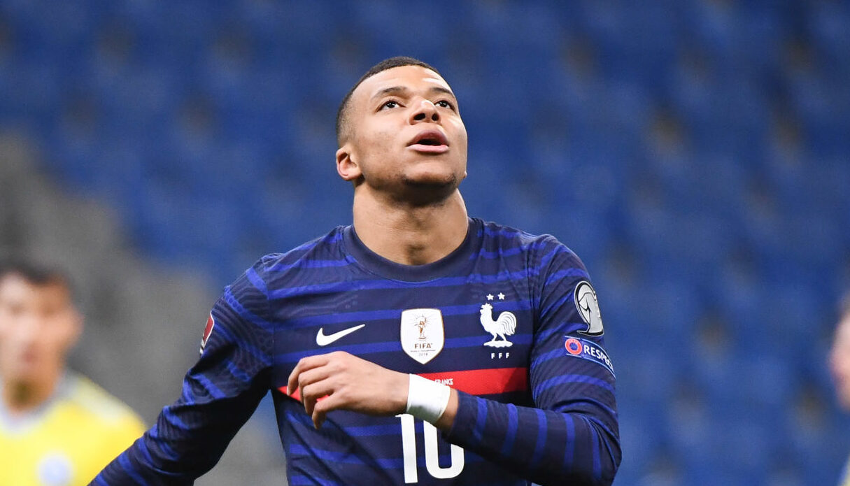 Didier Deschamps recadre Kylian Mbappé sur ses prestations en équipe de France !
