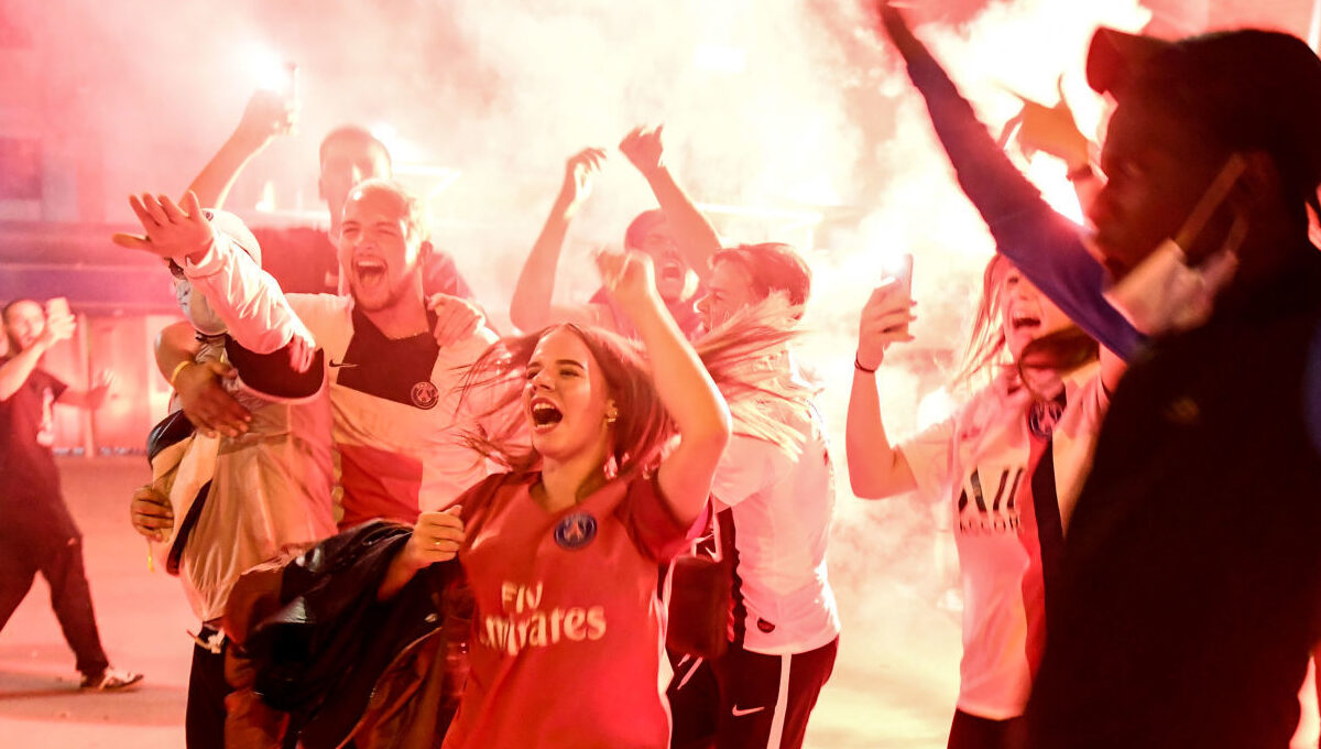 Feux d&#039;artifice, alarme incendie : les fans du PSG transforment l&#039;hôtel du Barça en enfer
