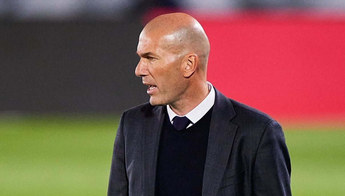 Zinédine Zidane aurait annoncé son départ du Real Madrid à ses joueurs !