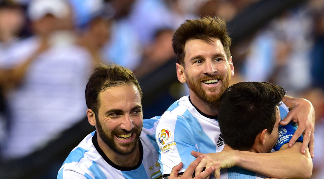 Gonzalo Higuaín : &quot;j&#039;étais le joueur qui comprenait le mieux Cristiano Ronaldo et Lionel Messi&quot;