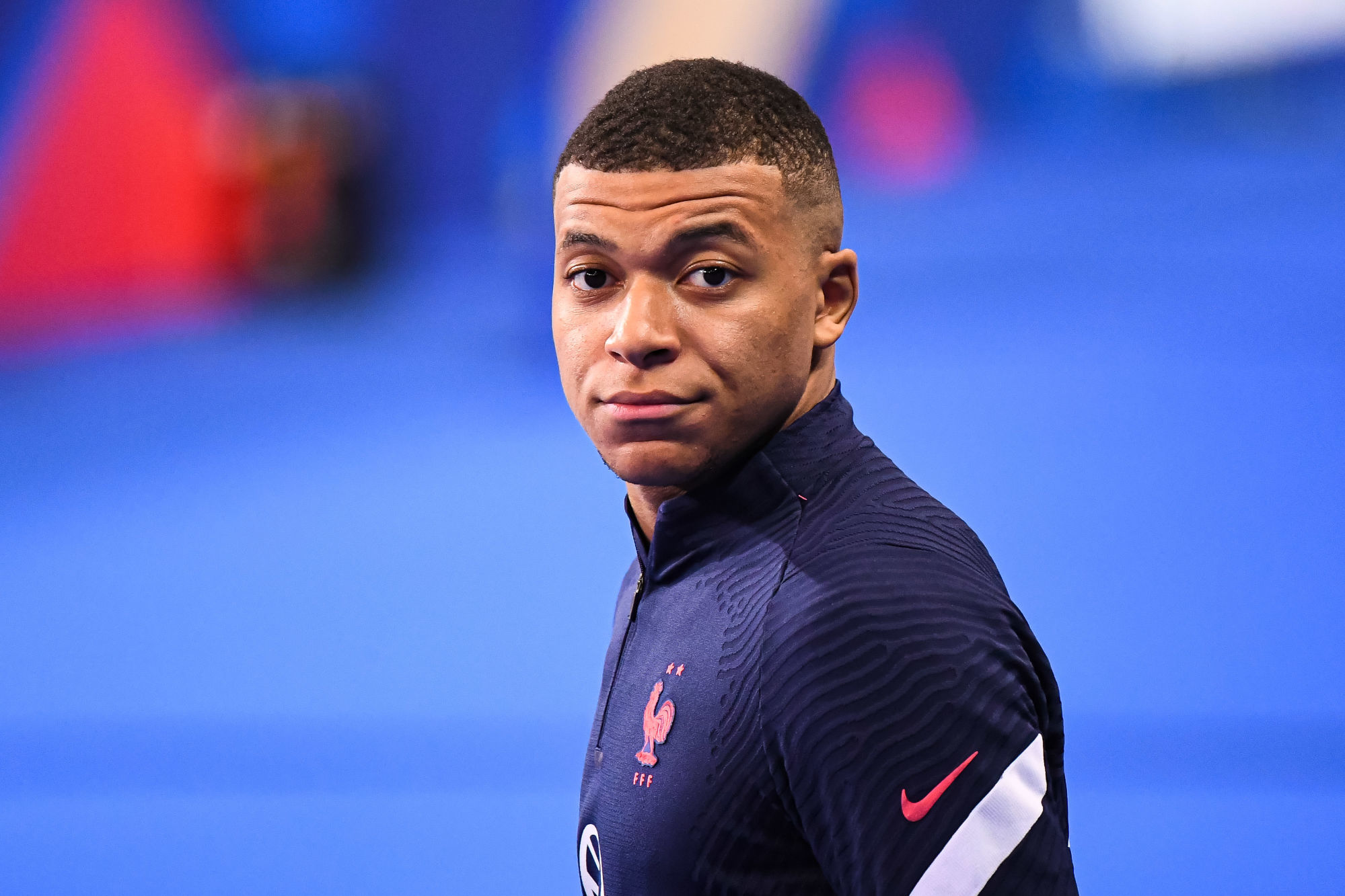 Kylian Mbappé : même en vacances, il joue au football !