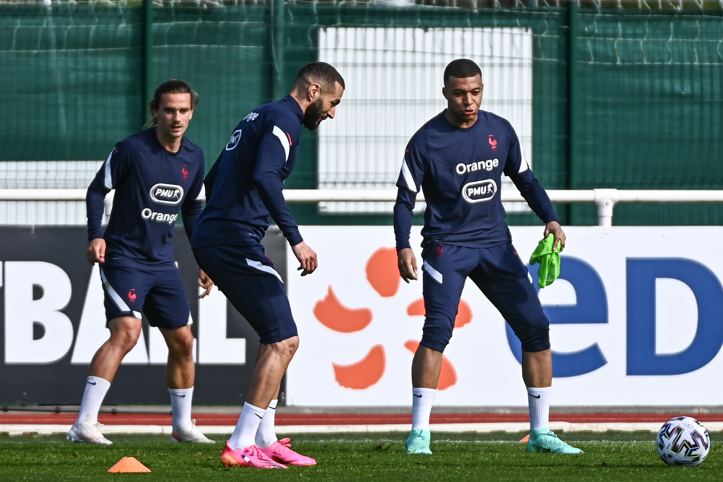 France - Pays de Galles : Les Bleus avec Griezmann, Mbappé et Benzema ?
