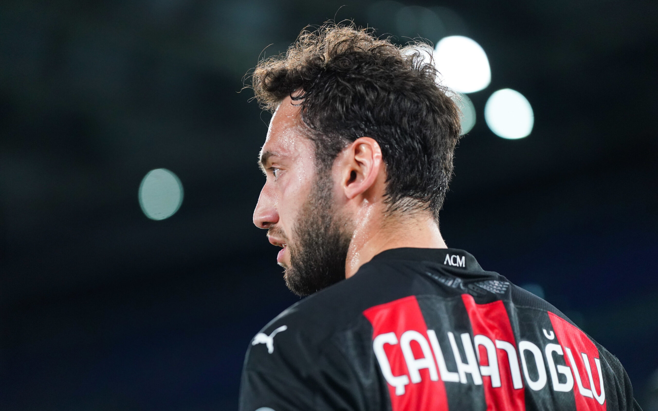 Inter, Mercato : Hakan Çalhanoğlu proche de signer libre avec les Nerazzuri ?