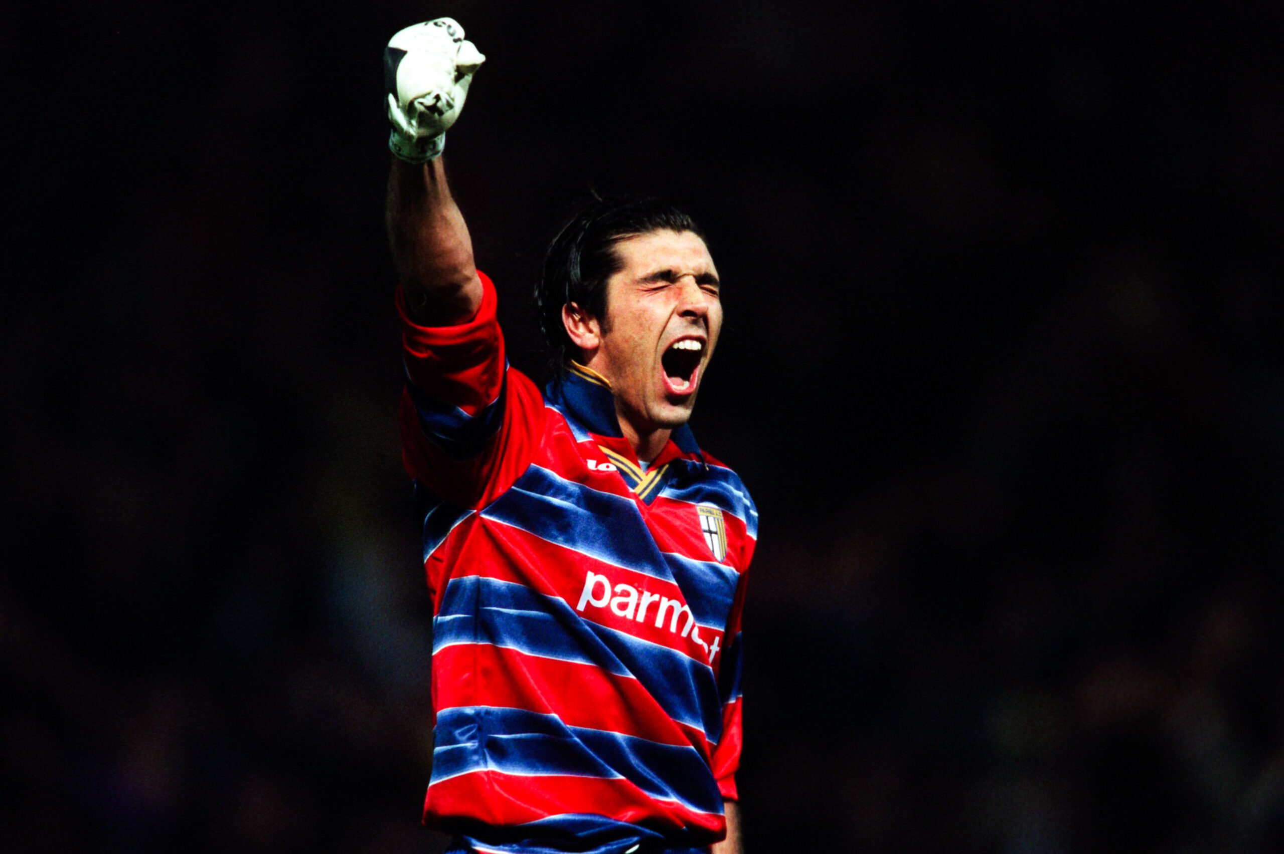 Gianluigi Buffon proche d’un retour à Parme, 20 ans après !