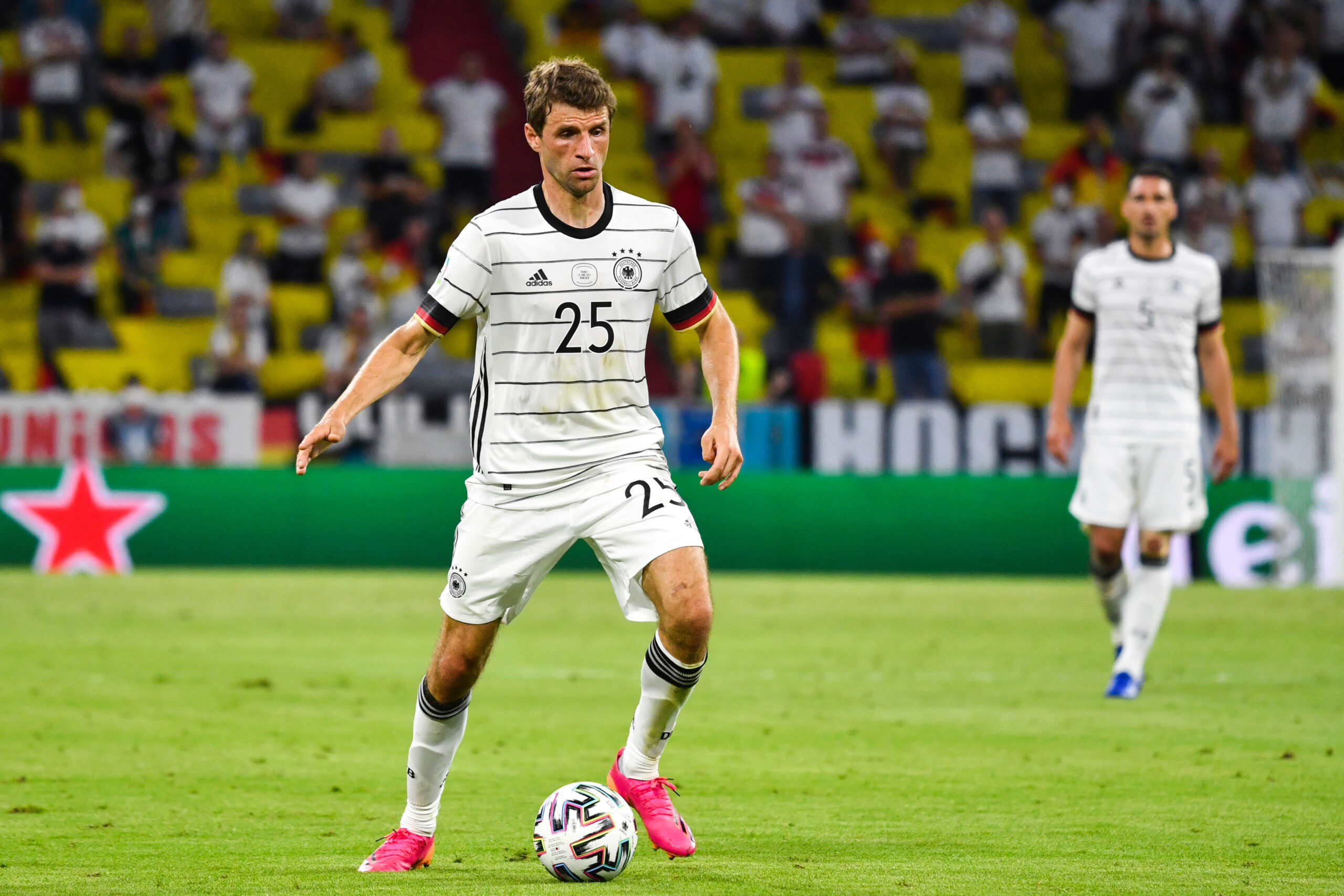 Allemagne : Thomas Müller reste à la maison, place aux jeunes