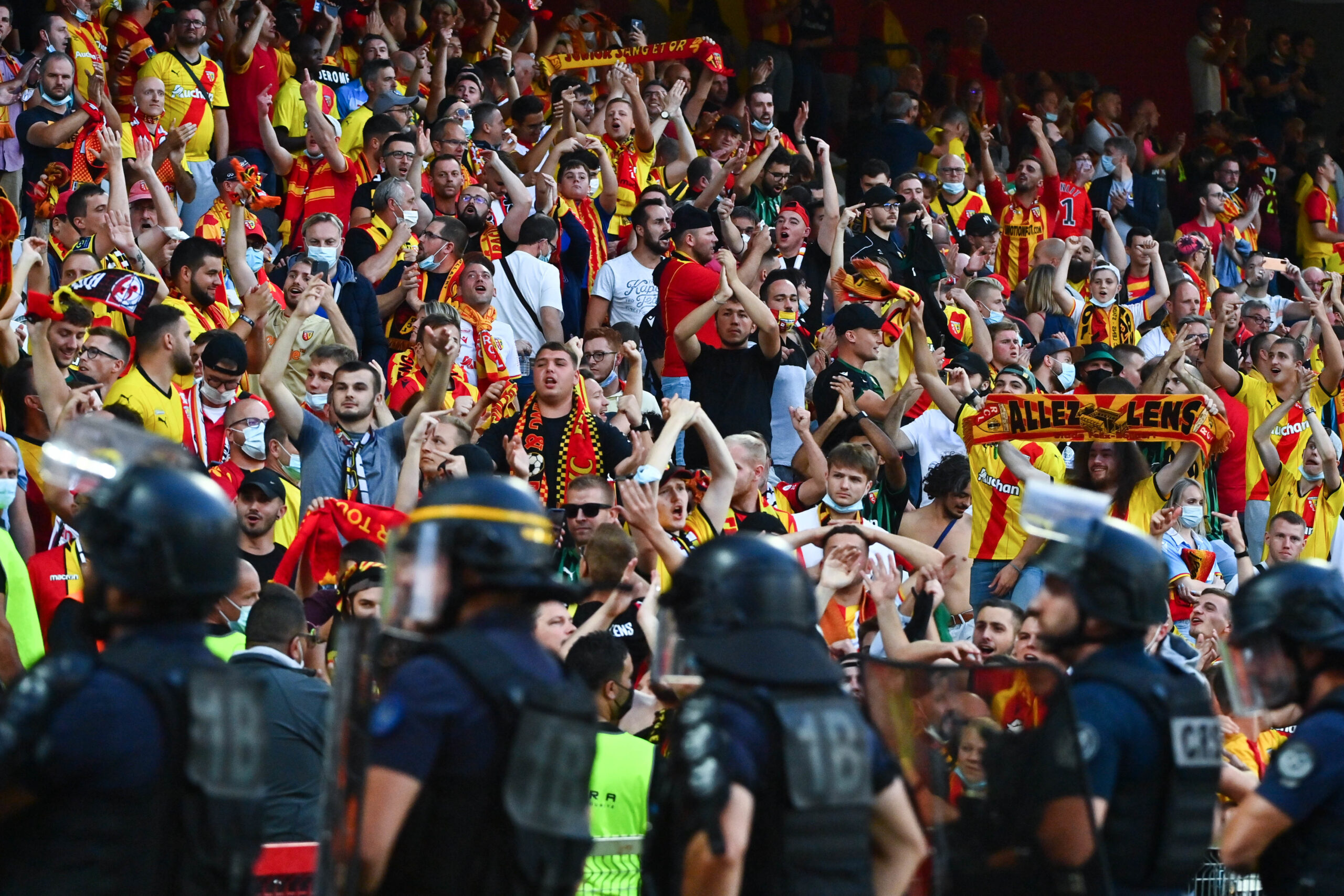 Lens - Lille : les premières décisions conservatoires sont tombées, les deux clubs sanctionnés
