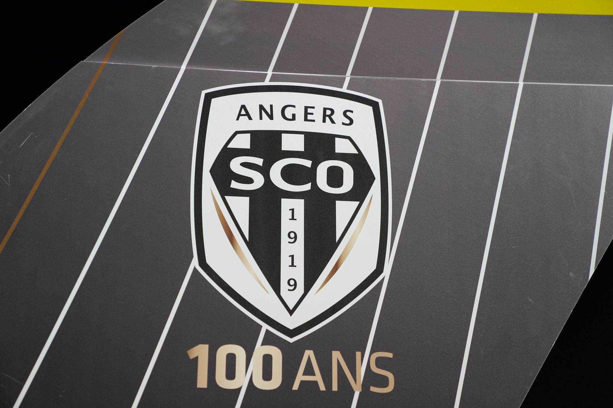 Angers : le SCO réagit après les incidents de supporters contre l&#039;OM