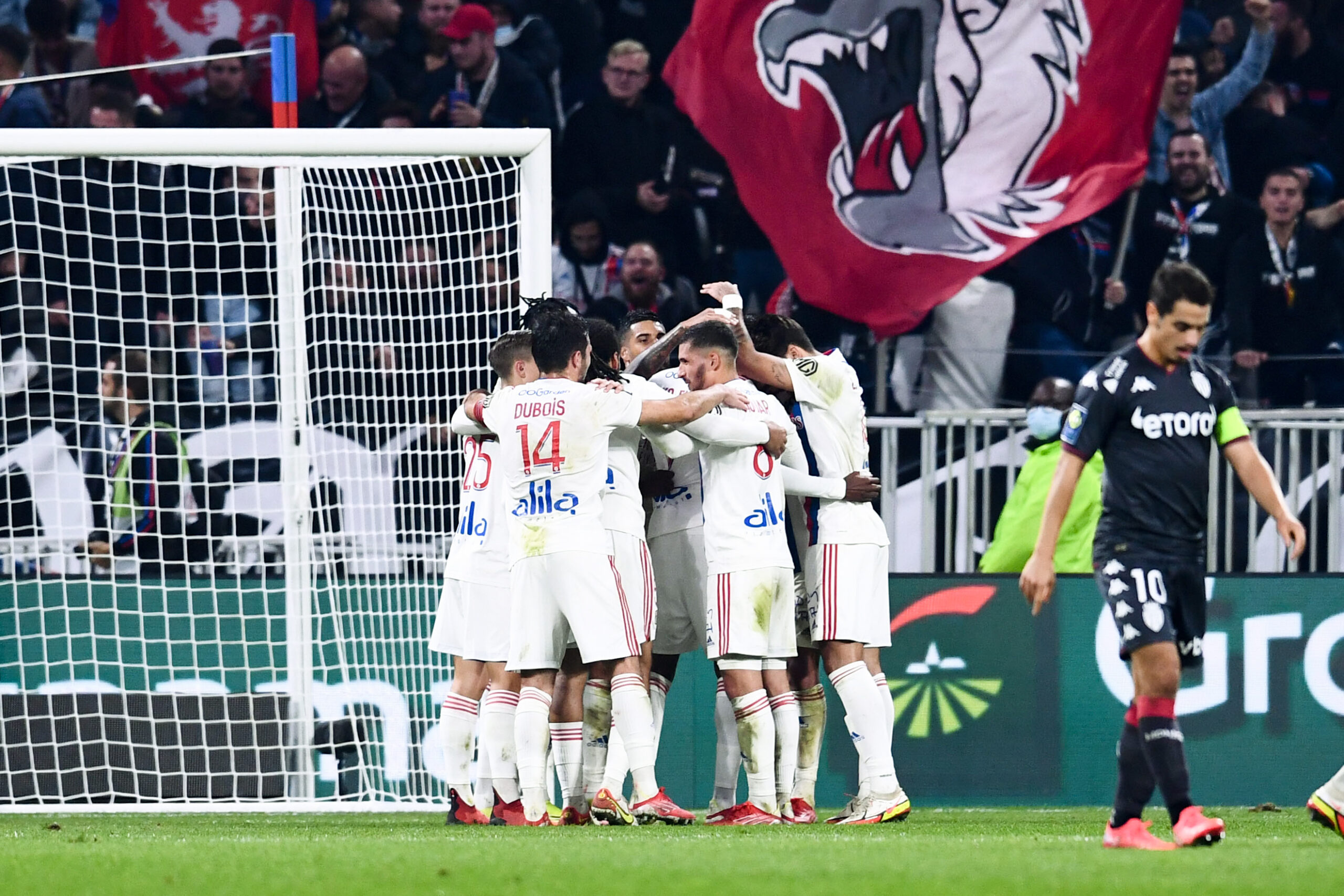 L1, J10 : l&#039;OL soumet l&#039;AS Monaco, Paquetá éblouit