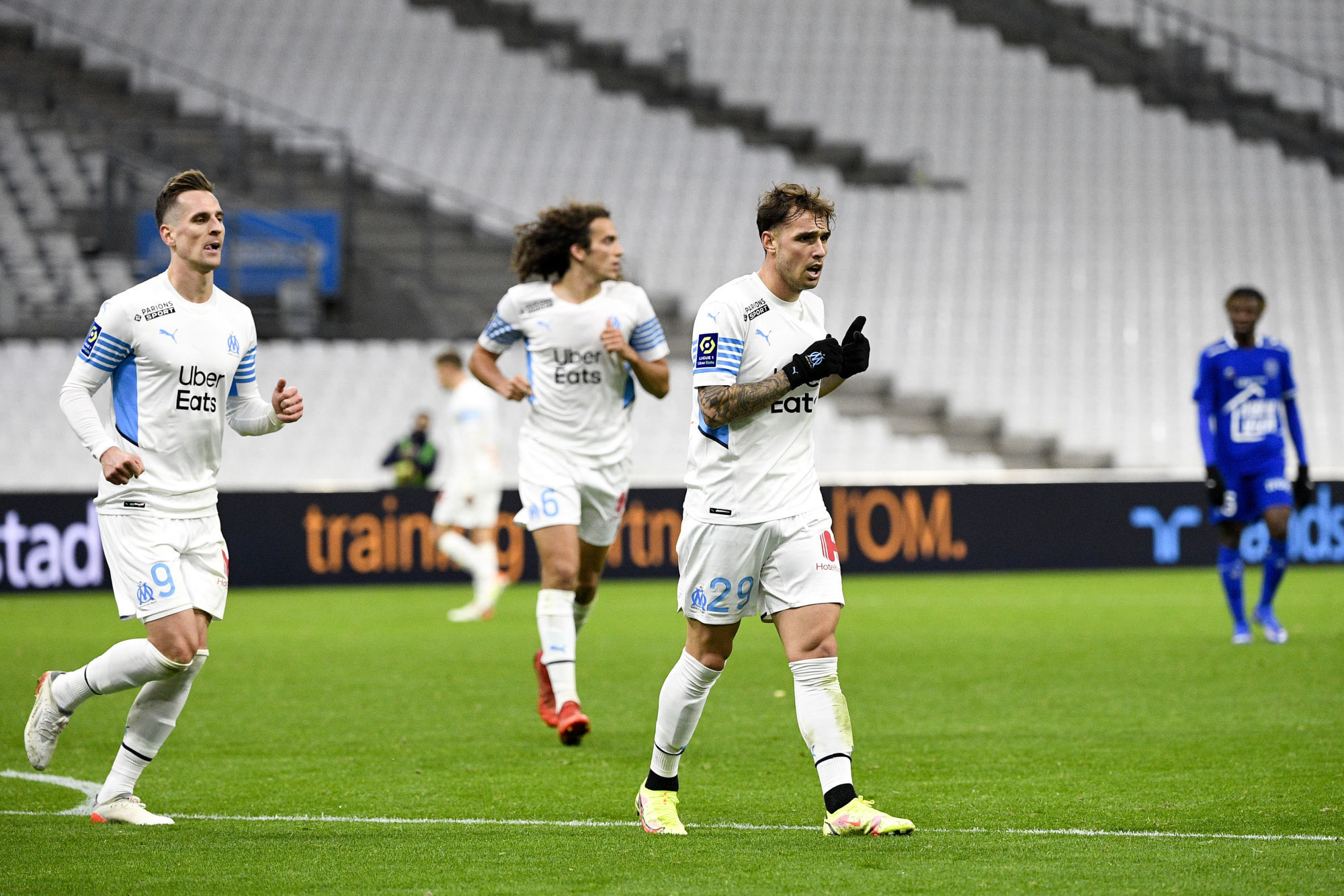 L1 (J15) : un éclair dans la nuit libère l&#039;OM contre Troyes