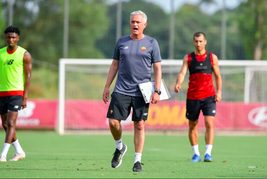 José Mourinho a dirigé sa première séance d'entraînement à la tête de l'AS Rome ce vendredi (AS Roma)