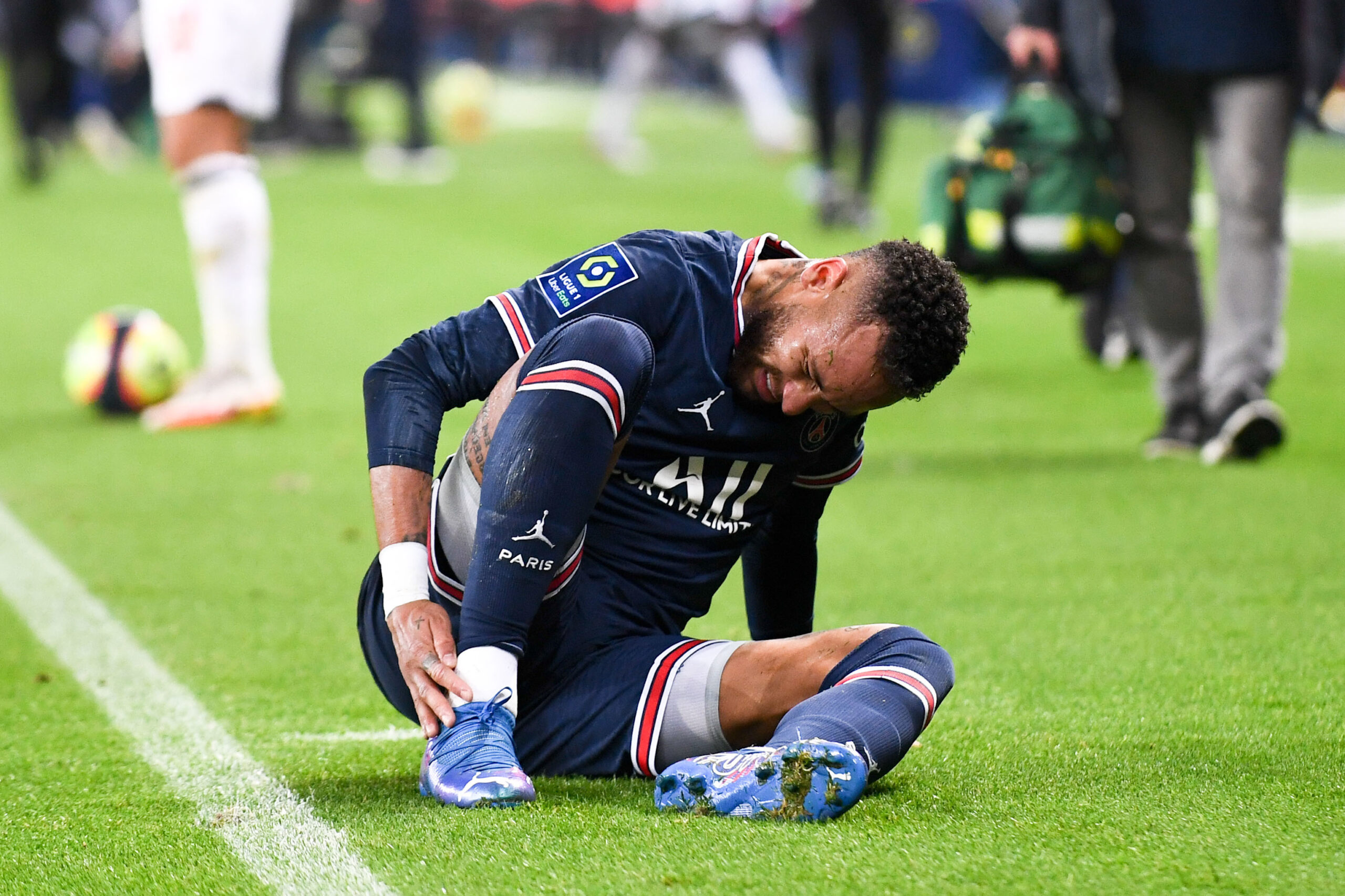 PSG : Neymar Junior est arrivé blessé à Paris en 2017