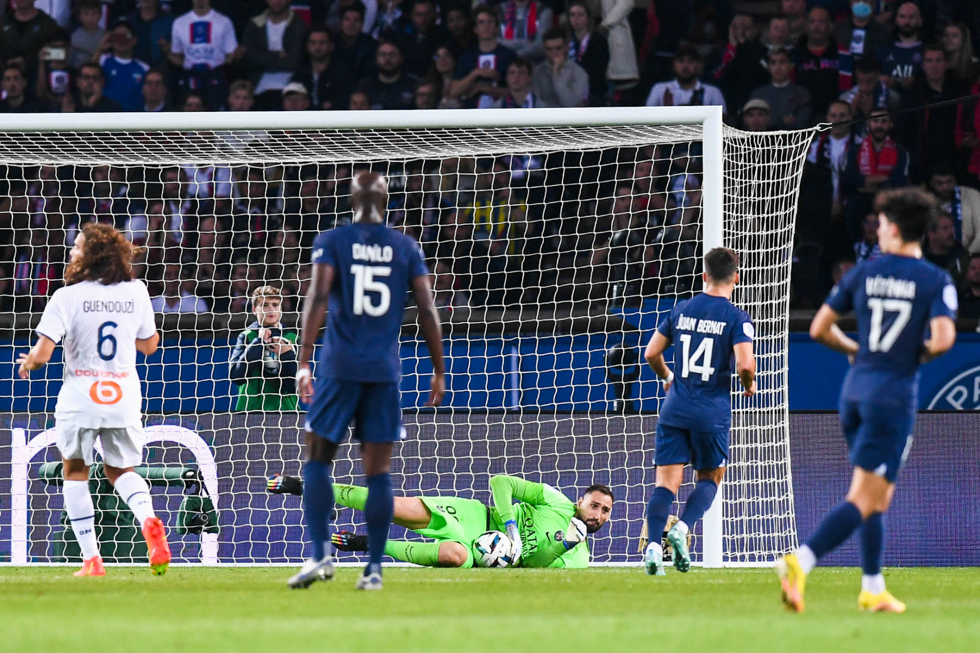 PSG : L&#039;agent de Donnarumma laisse planer le doute sur son avenir