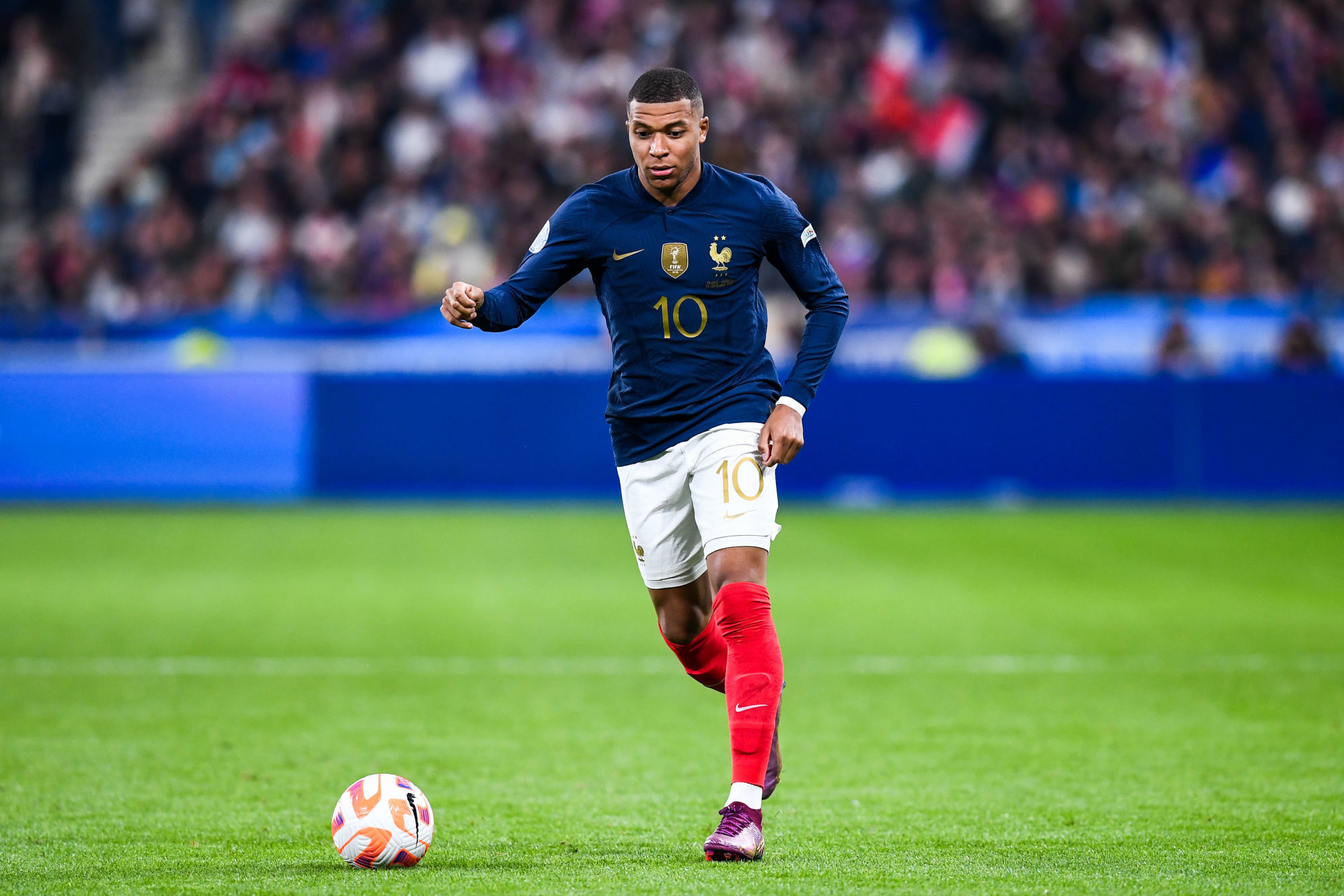 EdF : Kylian Mbappé touché et strappé à la cheville