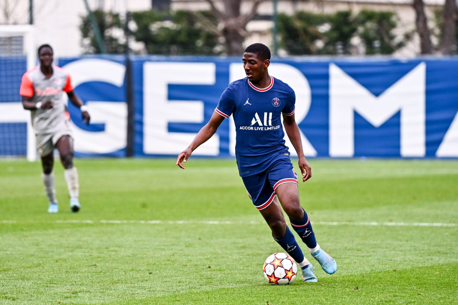 Officiel, PSG : Ayman Kari rejoint le FC Lorient en prêt