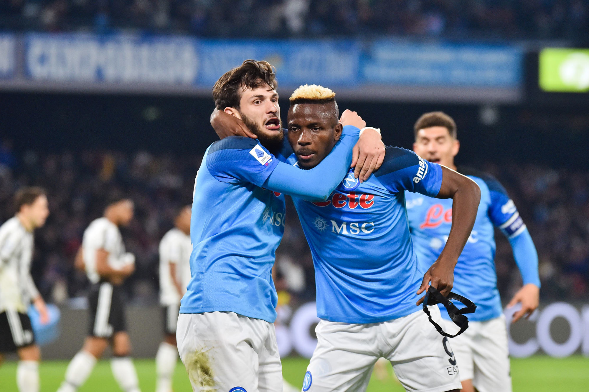 Naples, Mercato : De Laurentiis ouvre la porte aux départs de Kvaratskhelia et Osimhen
