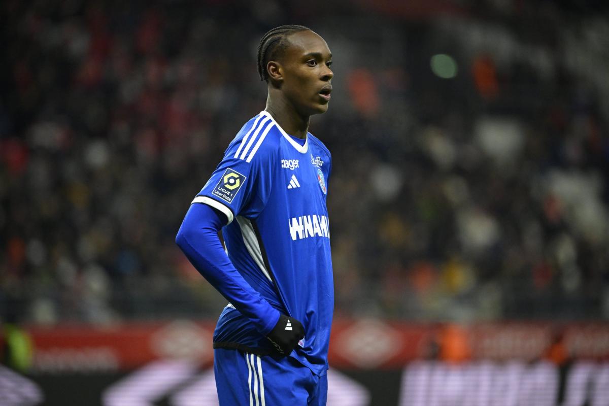 Un nouveau club anglais fonce sur Emegha, Strasbourg demande 35M€