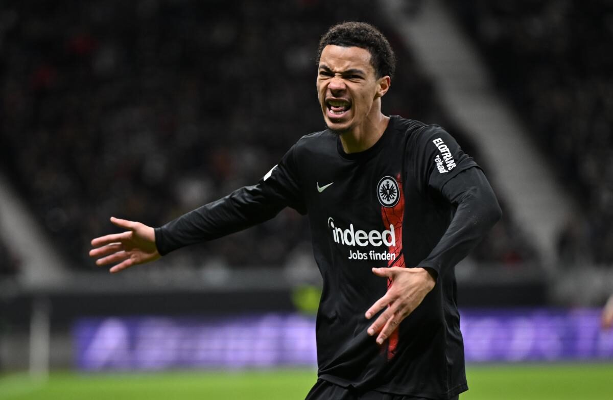 Chelsea fonce sur Hugo Ekitike, une offre colossale attendue
