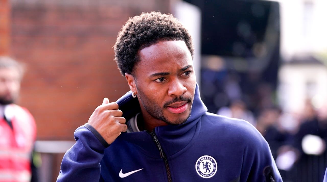 Chelsea prêt à escroquer un rival européen pour Raheem Sterling !
