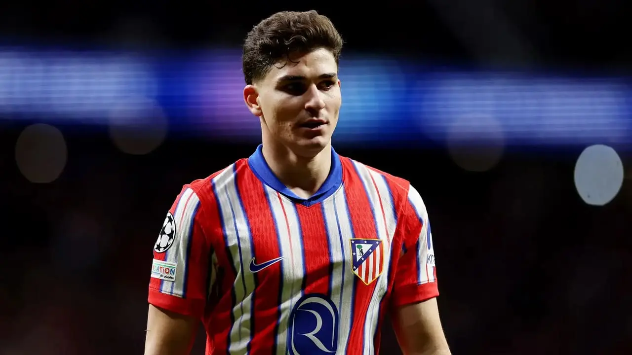 Julian Alvarez snobe le FC Barcelone pour signer au PSG !