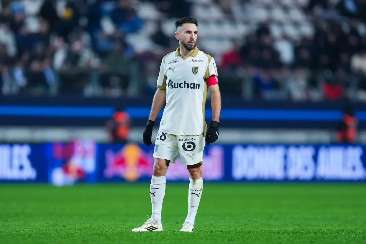 RC Lens : Adrien Thomasson libéré, 2 pistes en or sur la table