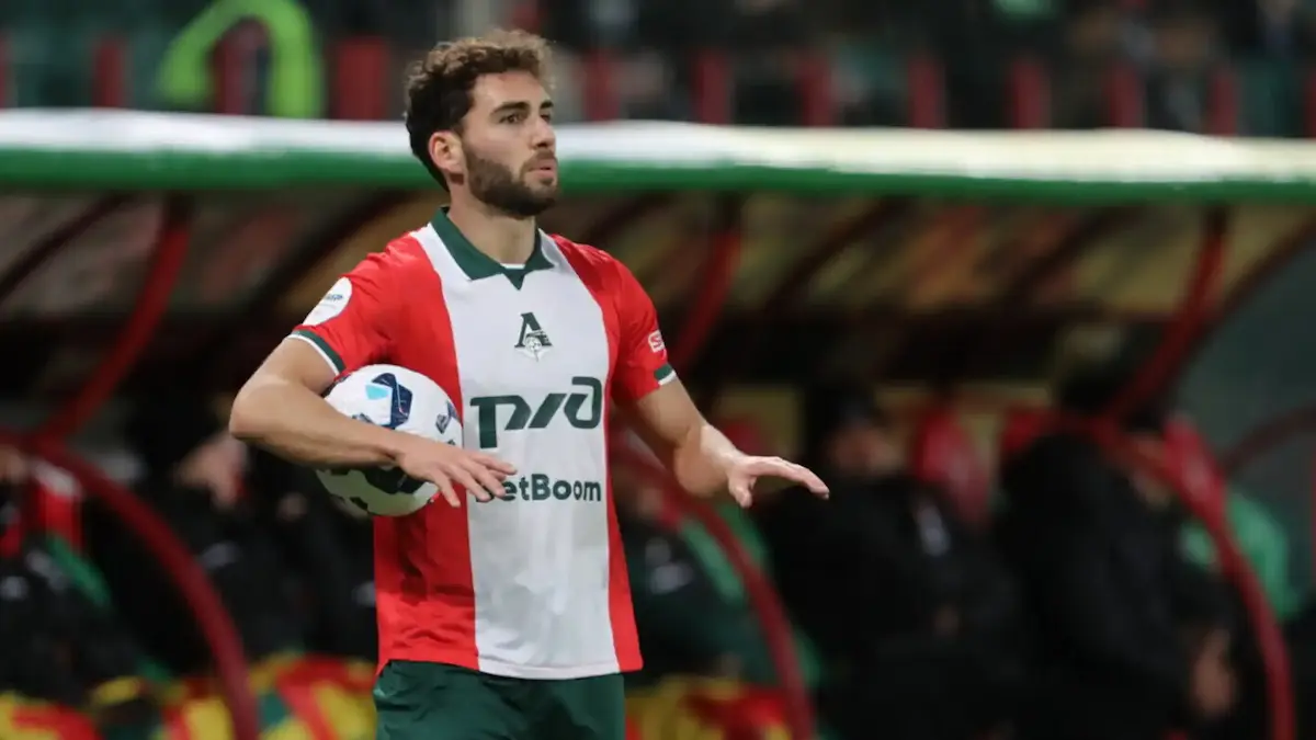Mercato : Le RC Lens déniche le remplaçant de Matthieu Udol